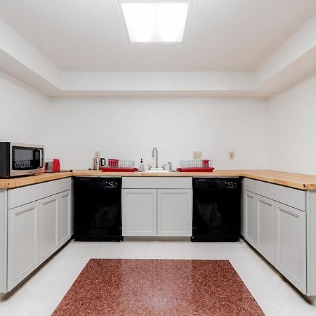 Cozysuites Cwe Stylish Queen With Microwave&Fridge Tower Grove Exterior foto