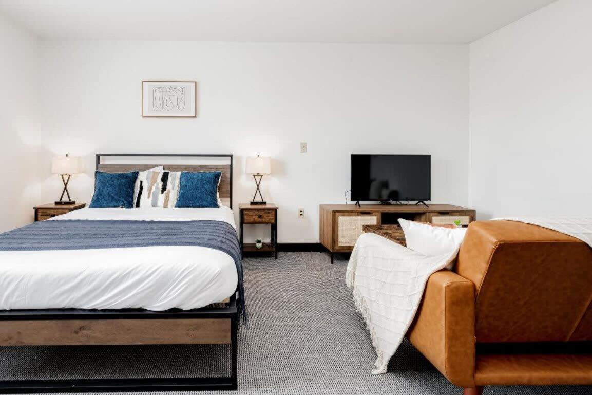 Cozysuites Cwe Stylish Queen With Microwave&Fridge Tower Grove Exterior foto
