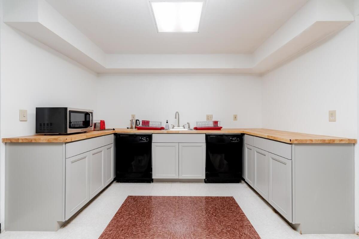 Cozysuites Cwe Stylish Queen With Microwave&Fridge Tower Grove Exterior foto