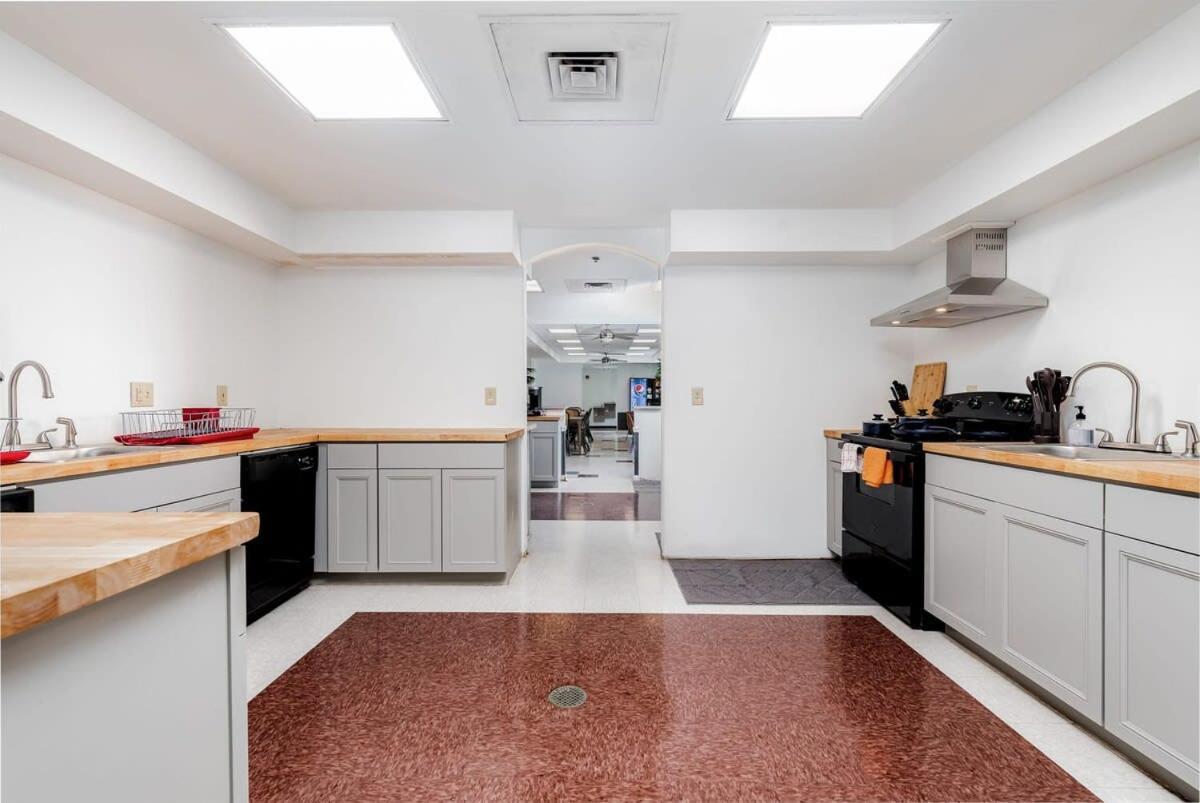Cozysuites Cwe Stylish Queen With Microwave&Fridge Tower Grove Exterior foto