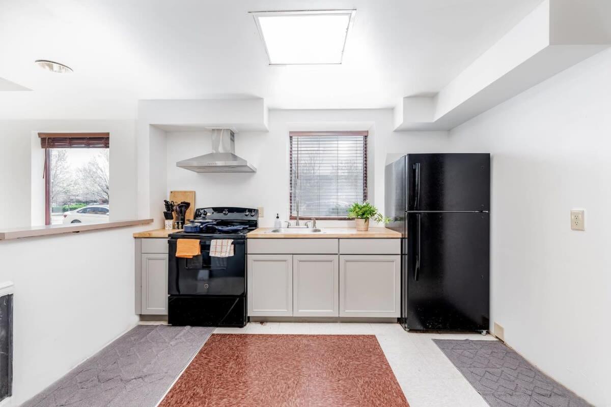 Cozysuites Cwe Stylish Queen With Microwave&Fridge Tower Grove Exterior foto