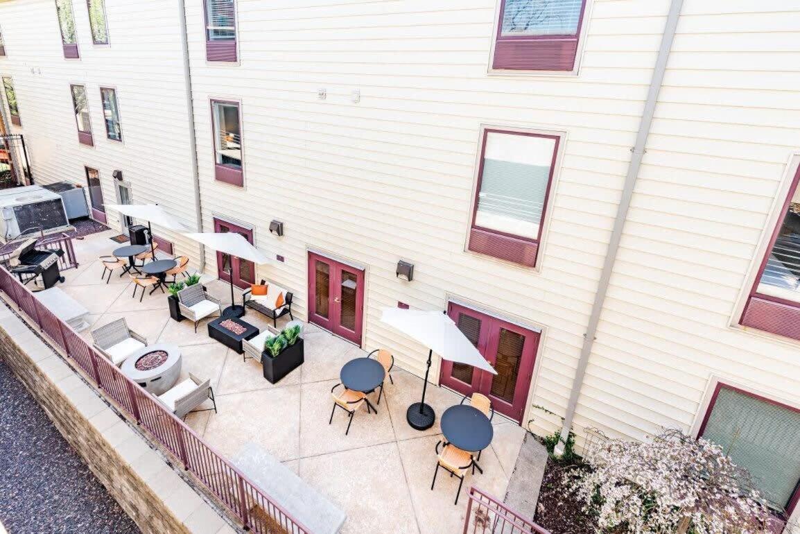 Cozysuites Cwe Stylish Queen With Microwave&Fridge Tower Grove Exterior foto